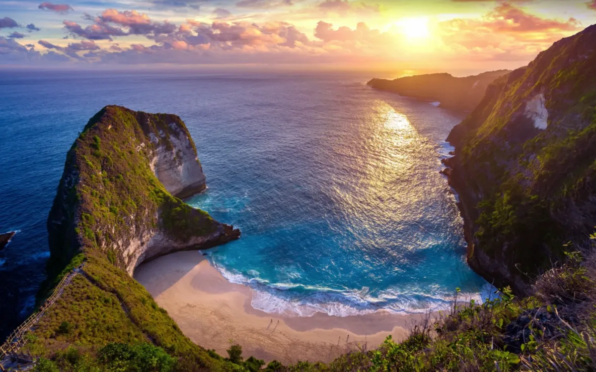 Kelingking Beach on Nusa Penida, Bali, at sunset